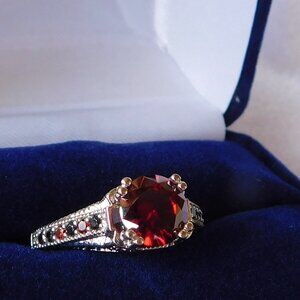 Ladies - The Red Queen Ring